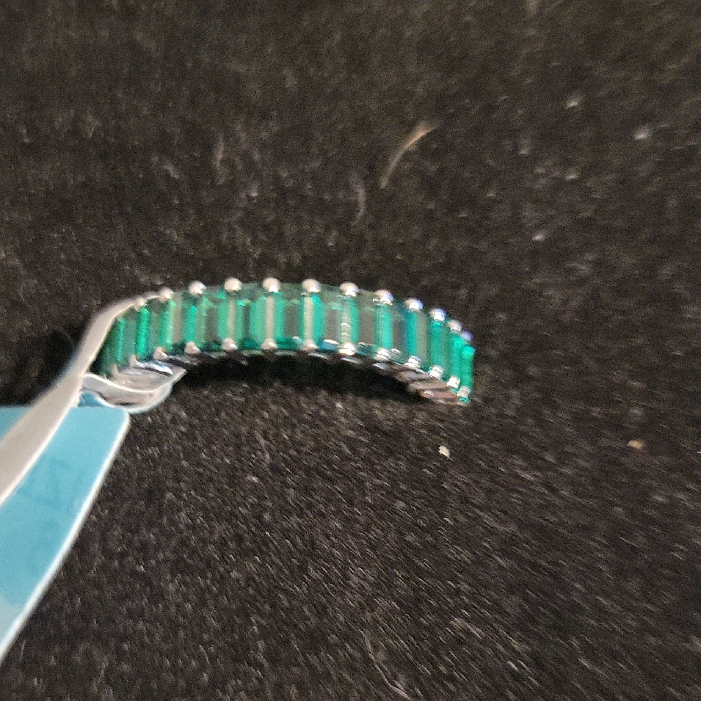Elegant Green and Silver Bracelet